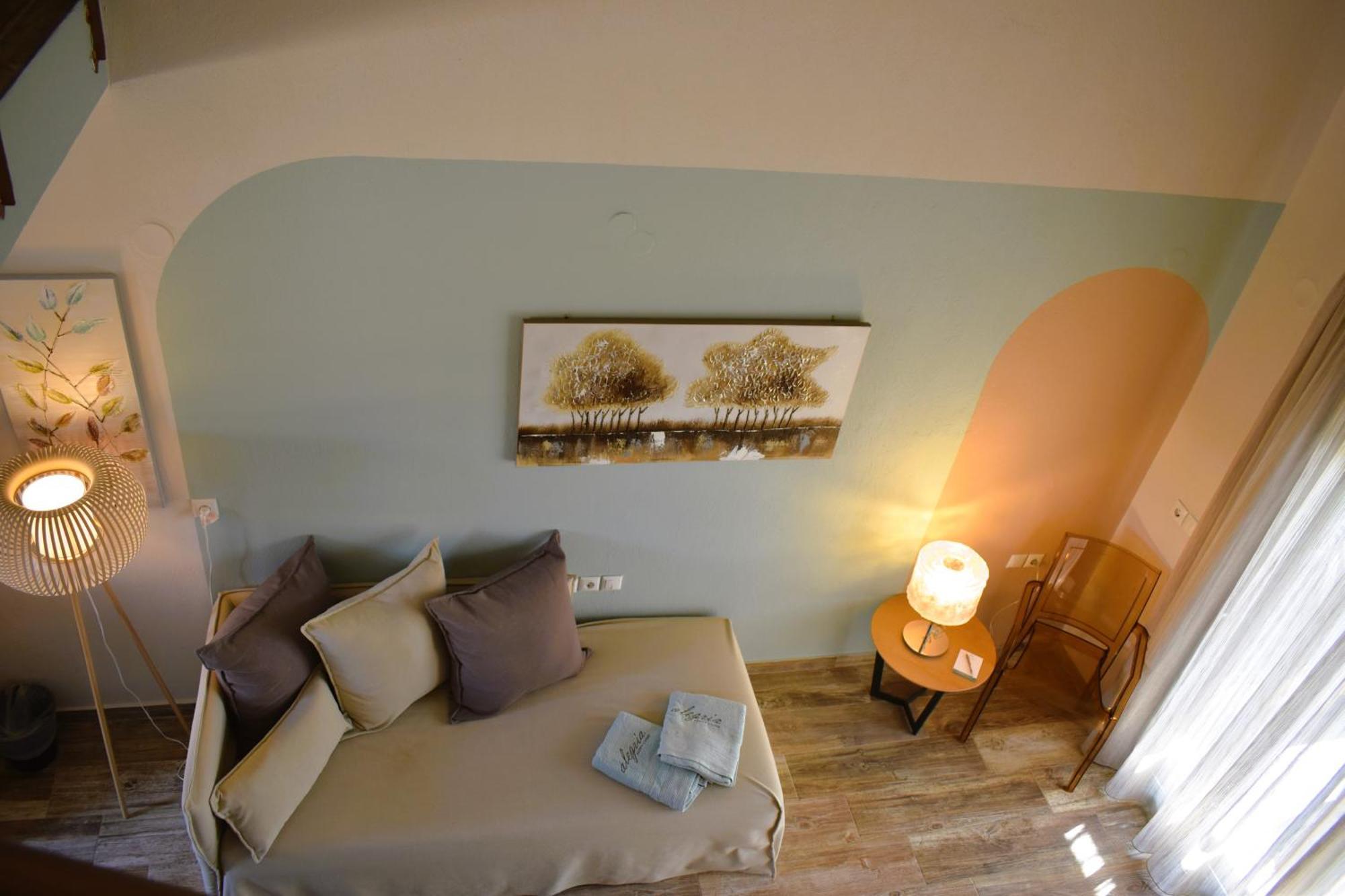 Alegria Suites Nikiti  Ngoại thất bức ảnh