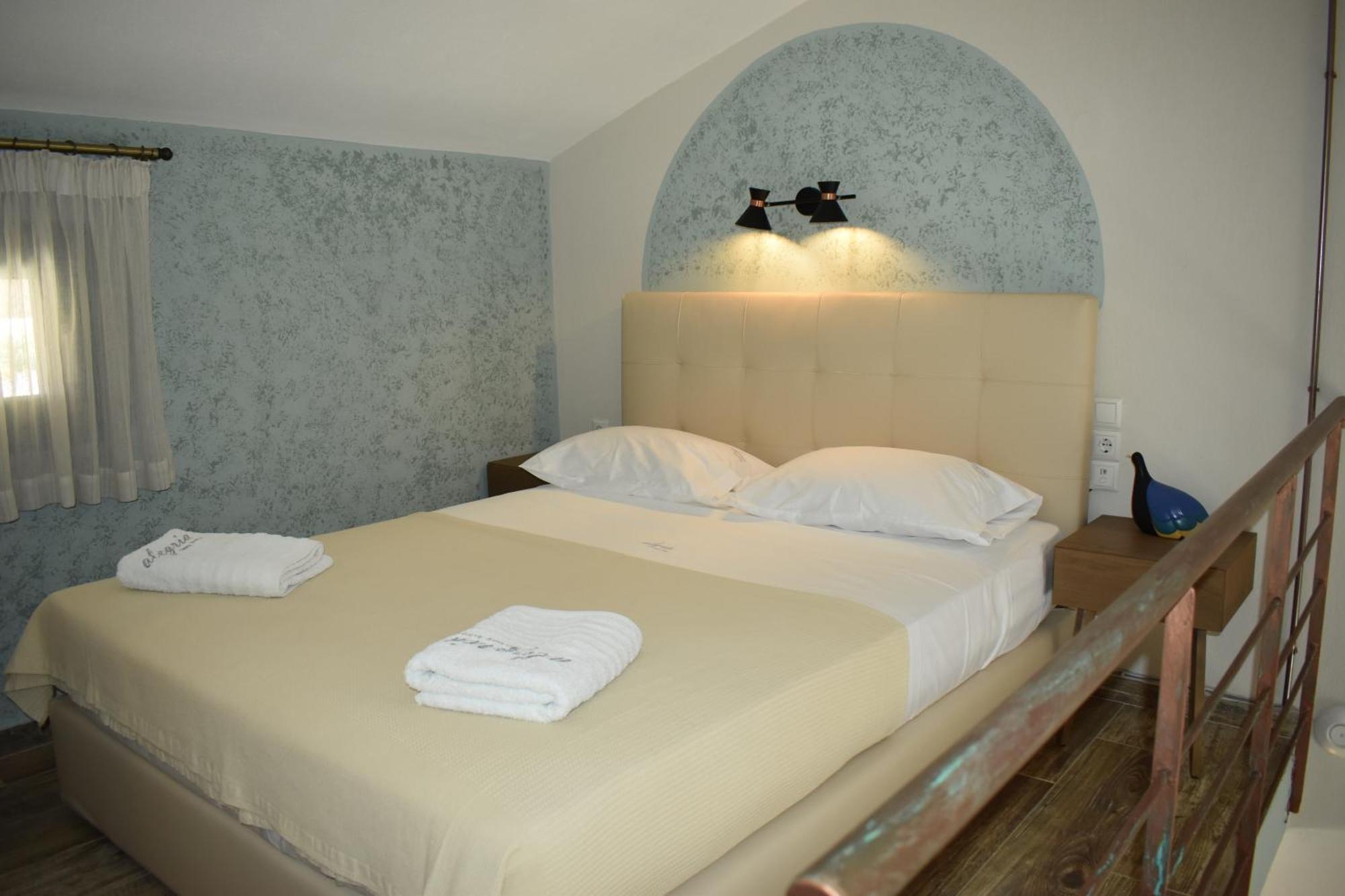 Alegria Suites Nikiti  Ngoại thất bức ảnh