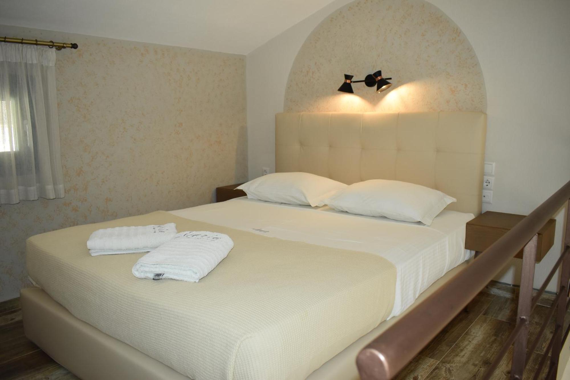 Alegria Suites Nikiti  Ngoại thất bức ảnh