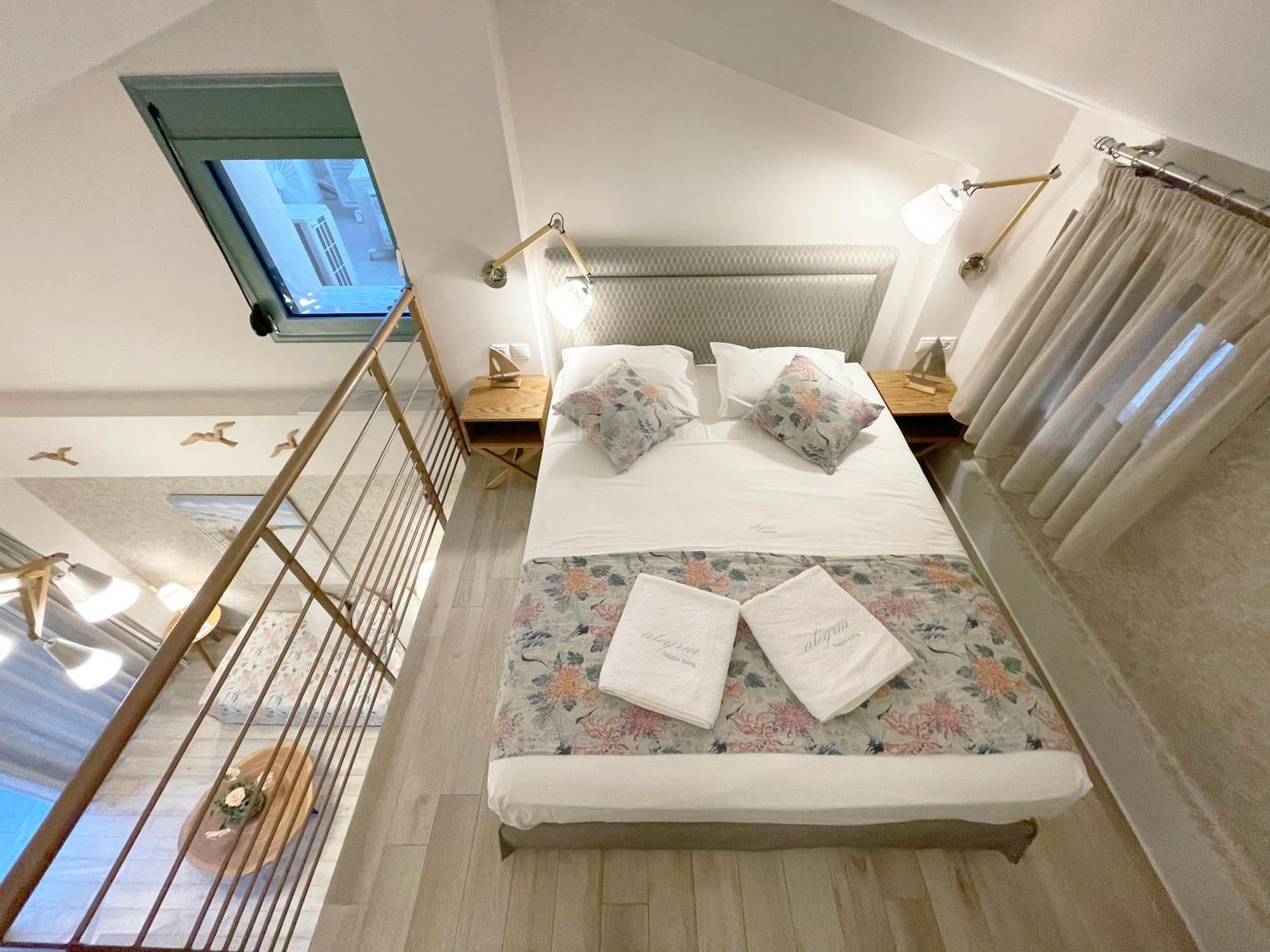 Alegria Suites Nikiti  Ngoại thất bức ảnh