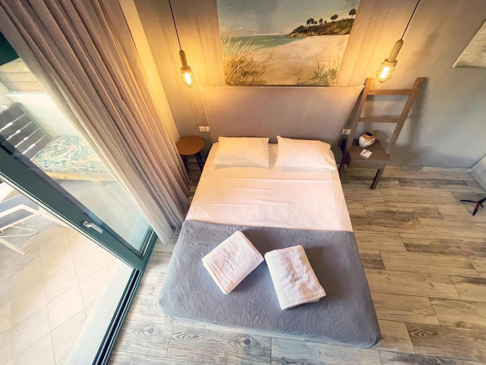 Alegria Suites Nikiti  Ngoại thất bức ảnh